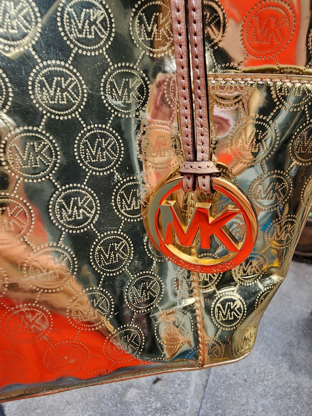 Michael Kors Gold Logo-Print Tote with Blush Handles and Fob - Picture 2 of 13